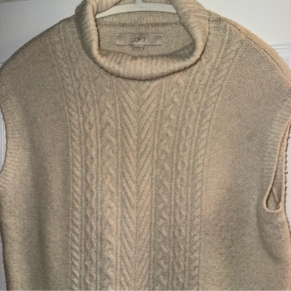 LOFT Cream Sleeveless Cable Knit‎ Top - Picture 3 of 8